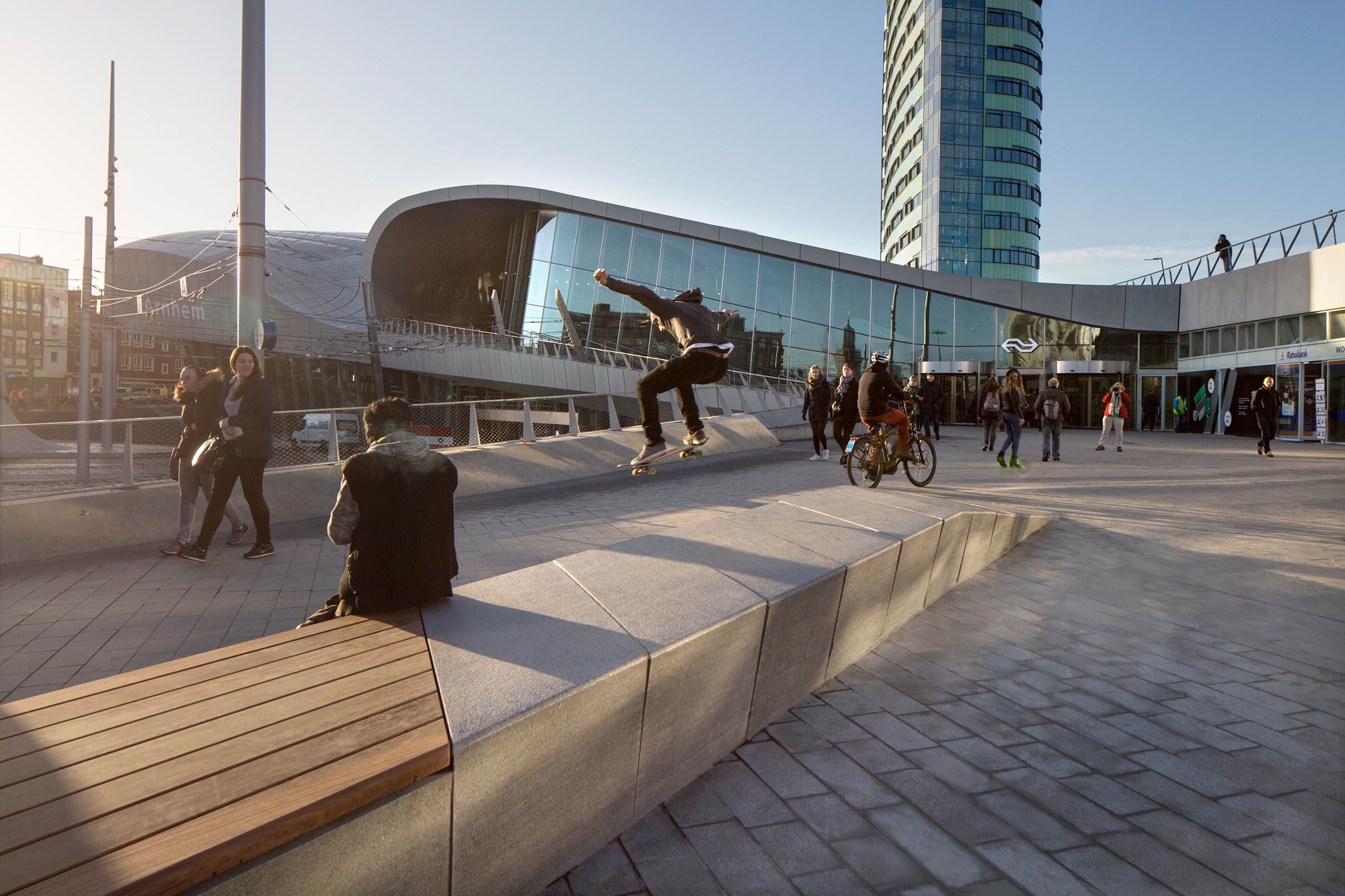 BUREAU B+B, Stationsplein Arnhem Centraal - Fotografie Frank Hanswijk